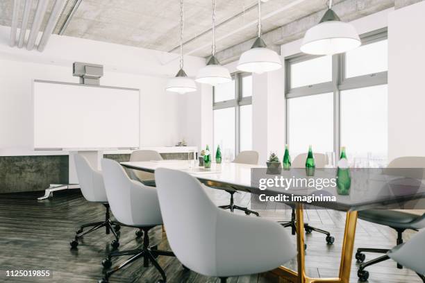 sala de reuniões moderna com tela de projeção interativa - meeting room - fotografias e filmes do acervo