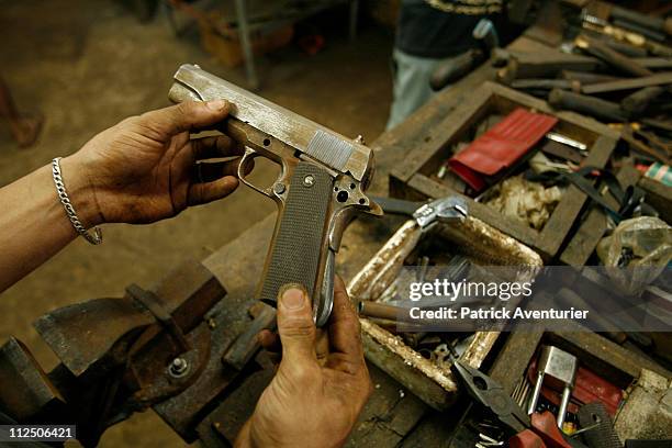 Gun Factory Gun Manufacturing Photos and Premium High Res Pictures - Getty Images