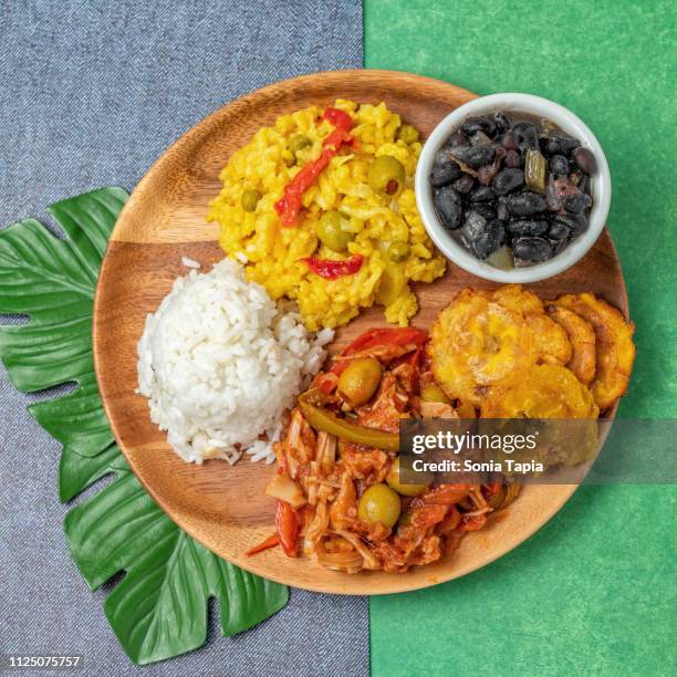 cuban food plate - antilles ストックフォトと画像