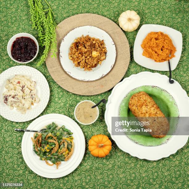 top view of thanksgiving meal - seitan foto e immagini stock