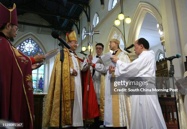 Primatial Cross 19 Installation Of Paul Kwong Stock Photos, High-Res Pictures, and ...