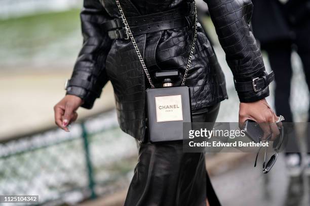 269 Chanel Perfume Bottle Bag Stock Photos, High-Res Pictures, and Images -  Getty Images