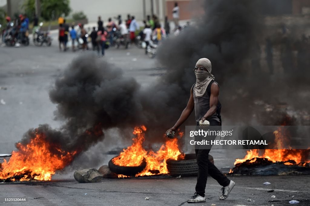 TOPSHOT-HAITI-POLITICS-PROTEST