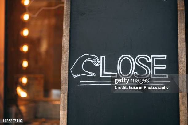 Handwritten Closed Sign Closed Sign Board Photos and Premium High Res Pictures - Getty Images
