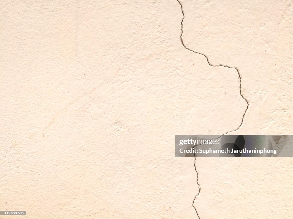 The wall breaking from earthquake.