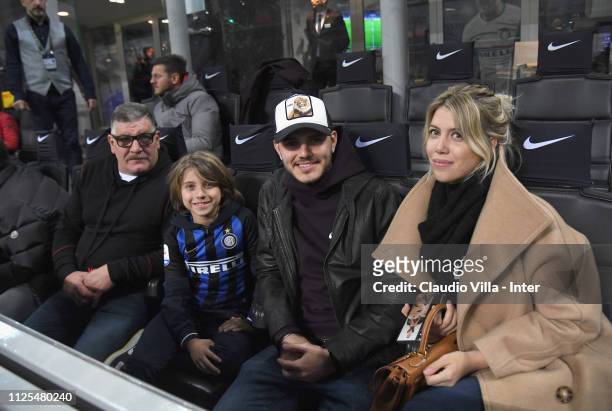 Juan Icardi; Valu Lopez; Mauro Icardi and Wanda Nara attend during the Serie A match between FC Internazionale and UC Sampdoria at Stadio Giuseppe...