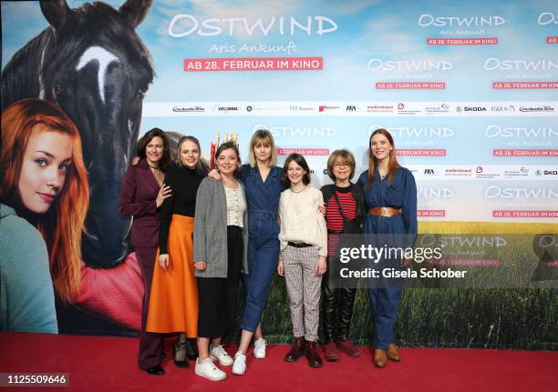 Nina Kronjaeger, Lily Epply, Amber Bongard, Hanna Binke, Luna Paiano, Sabin Tambrea, Cornelia "Conny" Froboess, Marvin Linke, Director Theresa von...