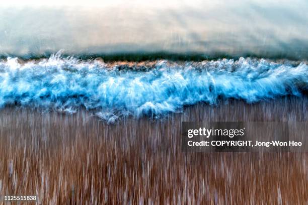 standing sands on the beach - zoom stock pictures, royalty-free photos & images