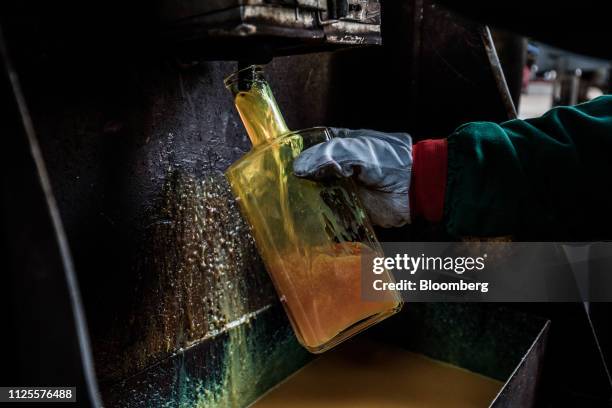 Diesel Sampling Grace Sample Photos and Premium High Res Pictures - Getty Images