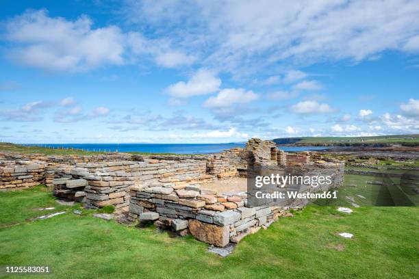 great britain, scotland, orkney, mainland, brough of birsay, settlement remains, old monastery from 11th century - orkney islands stock pictures, royalty-free photos & images