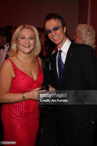 Robin Gibb and Vanessa Feltz attends the The Archant London Press Ball on November 17, 2007 in London.
