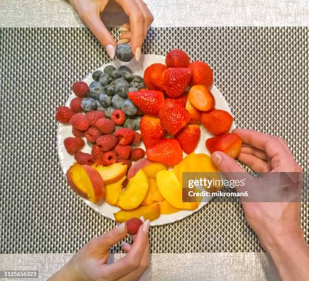 healthy eating,  fresh fruits - stoffwechsel entgiftung stock-fotos und bilder