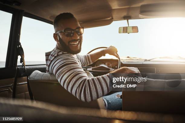 reizen is goed voor de ziel - omkijken stockfoto's en -beelden