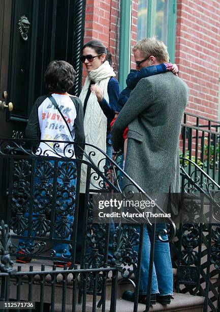 Actress Jennifer Connelly and husband actor Paul Bettany with kids Kai Dugan and Stellan Bettany on October 3, 2007 in New York City.
