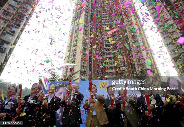 Suen Kin Wing Wah Lai Estate Photos and Premium High Res Pictures - Getty Images