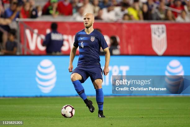 Michael Bradley of United States controls the ball during the first half of the international friendly against the Panama at State Farm Stadium on...