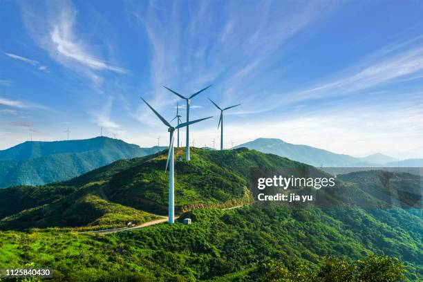 windmills in zhoushan - energia eolica fotografías e imágenes de stock