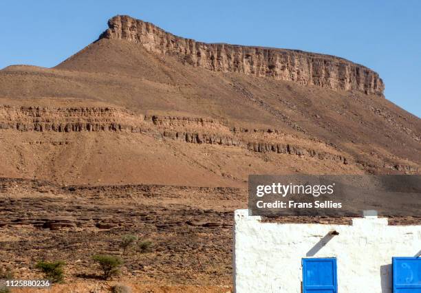 on the road between atar and terjit, adrar region, mauritania - plateau stock pictures, royalty-free photos & images