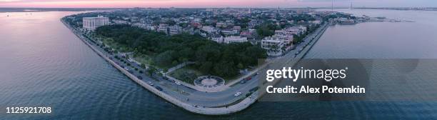 the scenic aerial view of the charleston, south carolina, at sunset - charleston south carolina stock pictures, royalty-free photos & images