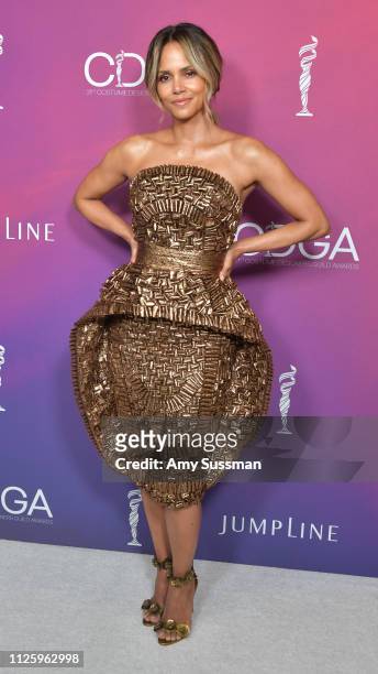 Halle Berry attends The 21st CDGA at The Beverly Hilton Hotel on February 19, 2019 in Beverly Hills, California.