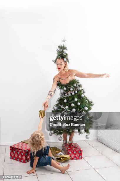 fancy dress for christmas - christmas in queensland stock pictures, royalty-free photos & images