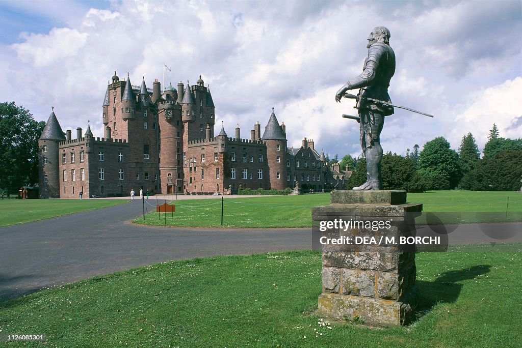 Glamis castle gardens, Angus