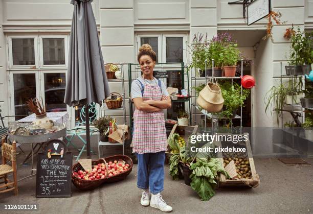 ich bestand nur die frischesten - grocer stock-fotos und bilder