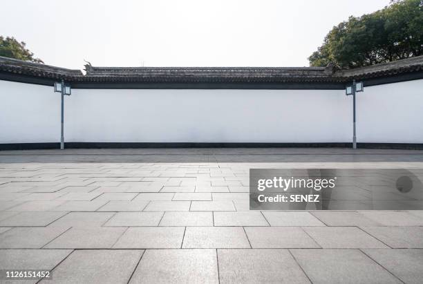 decorative wall roof tile chinese garden - suzhou china fotografías e imágenes de stock