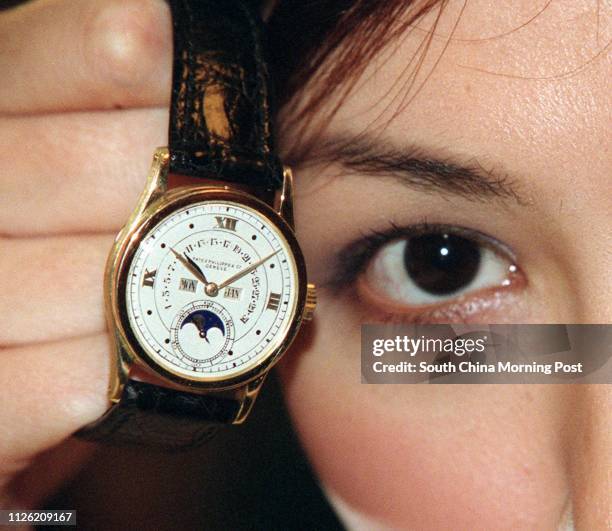 MODEL SOFIE RAHMAN SHOWS A PATEK PHILIPPE WRISTWATCH WHICH IS THE ONLY ONE PRODUCED IN THE WORLD WITH AN ESTIMATED WORTH OF US$ 55 A NEW WORLD RECORD...