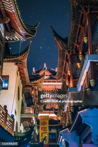 yu yuan garden snow - shanghai temple stock pictures, royalty-free photos & images