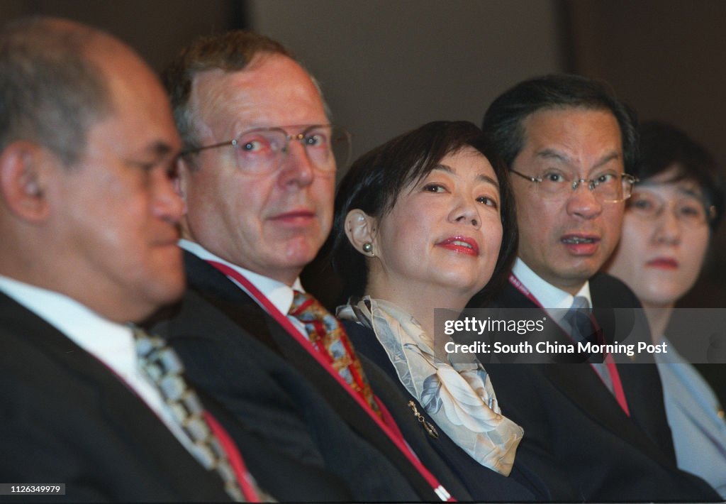 Secretary for the Environment, Transport and Works Sarah Liao Sau-tung (Centre) gives an opening remark of the Better Air Quality Conference 2002 at the Hong Kong Convention and Exhibition Centre. Accompanying her are (L to R) Rogelio Uranza, Dr. Alan Llo