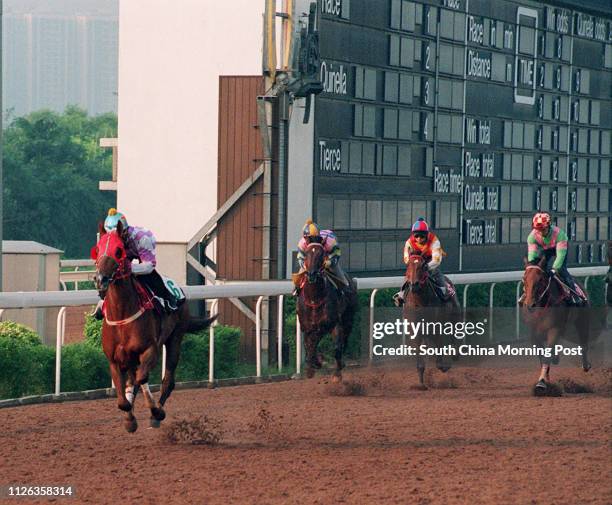 JOHN MOORE'S DERBY WINNER, MAKARPURA STAR, COASTS TO AN EASY BARRIER TRIAL WIN AT SHA TIN.