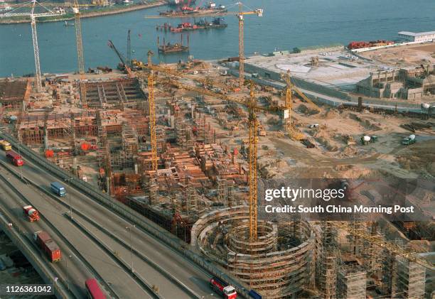 TSING YI AIRPORT RAILWAY STATION, ONE OF THE FIVE AIRPORT RAIL LINK STATIONS, IS UNDER CONSTRUCTION 31 OCT 95.