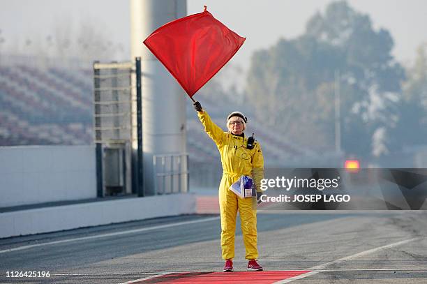 Red Flag Racetrack Wave Red Flag Photos and Premium High Res Pictures - Getty Images