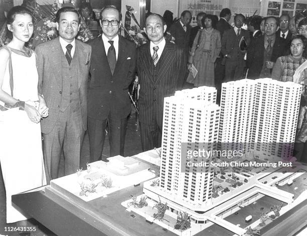 Real Estate exhibition at City Hall. Elaine Sung of Electronic Times; vice-president of Real Estate Developers' Association Cheng Yu-tung, Li...