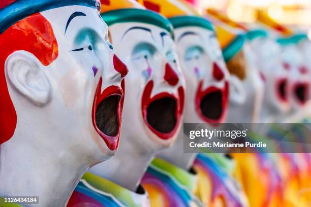 side show alley clowns - funny clown stockfoto's en -beelden