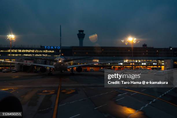 tokyo haneda international airport (hnd) terminal in japan - tokyo international airport foto e immagini stock