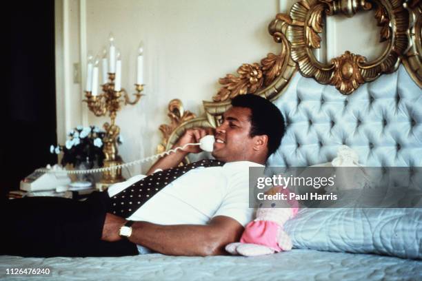 Muhammad Ali at home in Los Angeles before his last fight with Larry Holmes. August 3, 1980 Hancock Park , Los Angeles, California