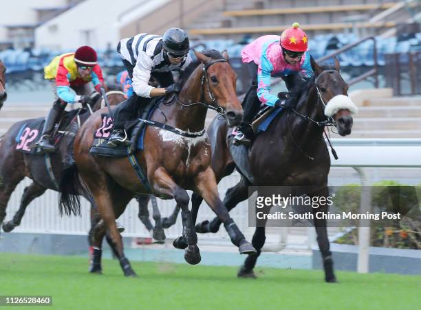 Ridden by Joao Moreira and GOT FLY ridden by Douglas Whyte trial in batch 1 over 1000Metres at Sha Tin on 28OCT14.