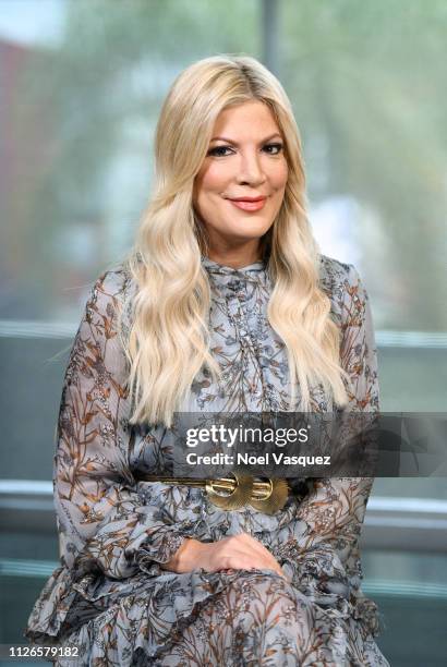 Tori Spelling visits "Extra" at Universal Studios Hollywood on January 31, 2019 in Universal City, California.