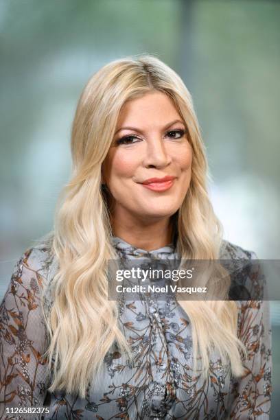 Tori Spelling visits "Extra" at Universal Studios Hollywood on January 31, 2019 in Universal City, California.