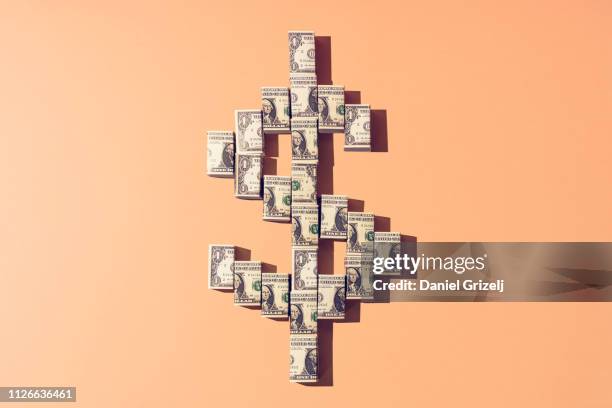 american dollar currency symbol - billete de un dólar estadounidense fotografías e imágenes de stock