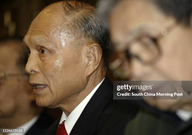 Tycoon Henry Fok Ying-tung attends a seminar hosted by the Hong Kong Chinese General Chamber of Commerce on a proposal to build a bridge linking Hong...