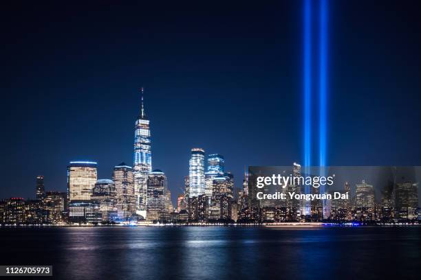 lower manhattan at night - world trade center stock pictures, royalty-free photos & images