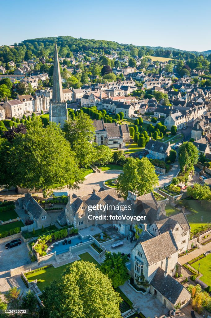 Malerische Landschaft Dorf Kirchturm Painswick Cotswolds Sommer Luftaufnahme