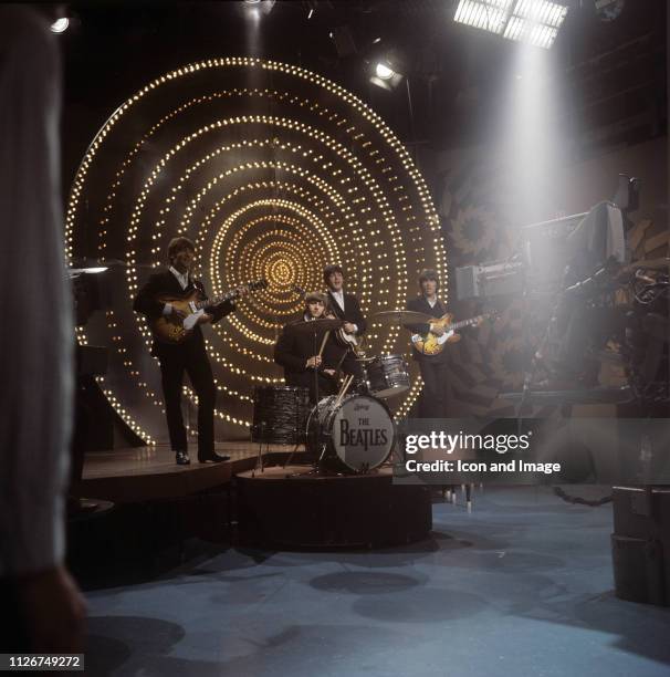 Ringo Starr Photos Photos and Premium High Res Pictures - Getty Images