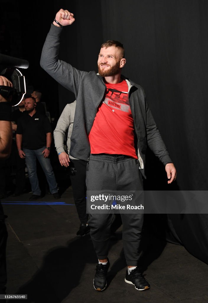 UFC Fight Night: Weigh-ins