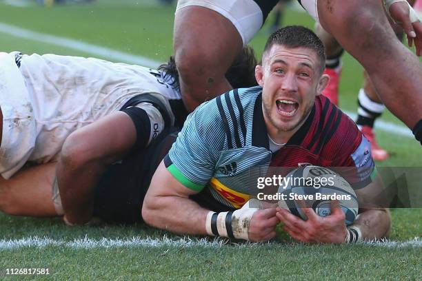 Mike Brown of Harlequins celebrates scoring the third try during the Gallagher Premiership Rugby match between Harlequins and Bristol Bears at...