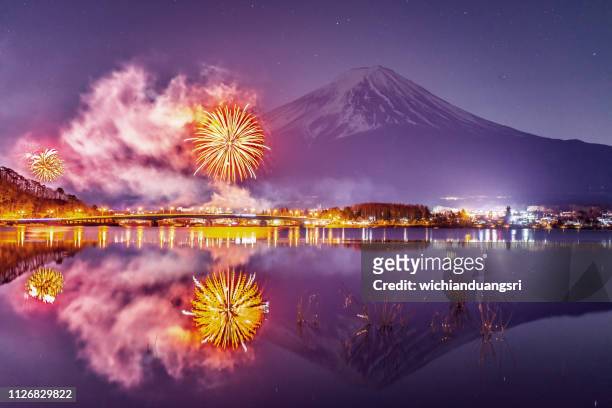 fuji mountain and firework festival - snow festival - fotografias e filmes do acervo