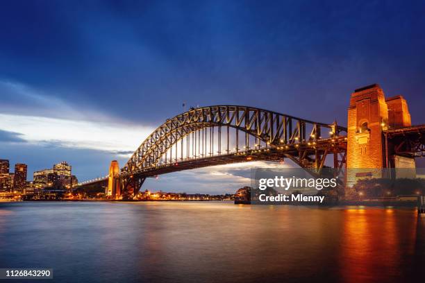 sydney harbour bridge at twilight australia - sydney harbour bridge night imagens e fotografias de stock